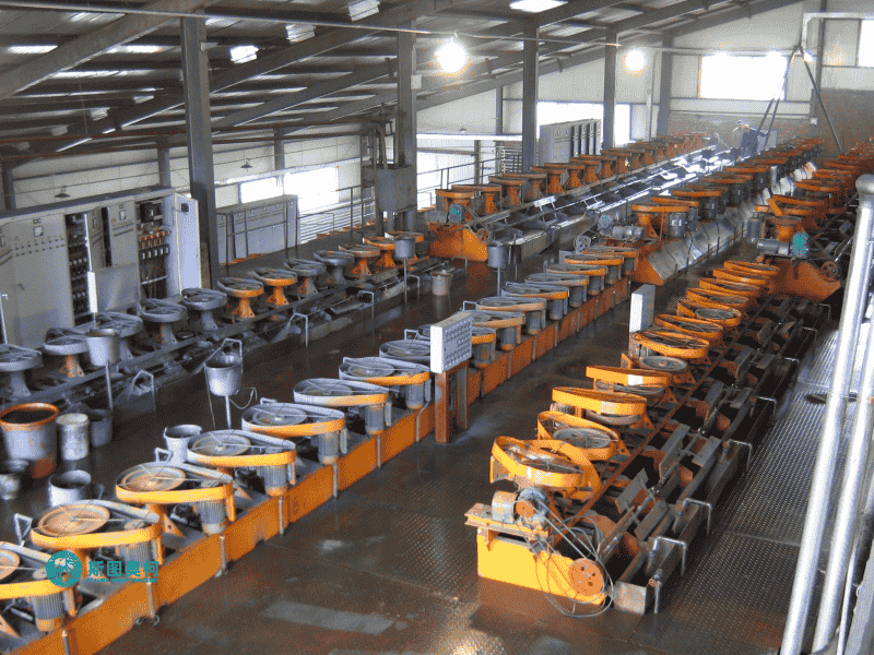 Flotation machine for mineral beneficiation