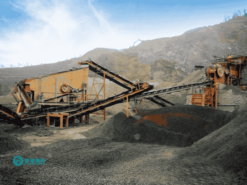 Vibrating feeder for aggregate production line