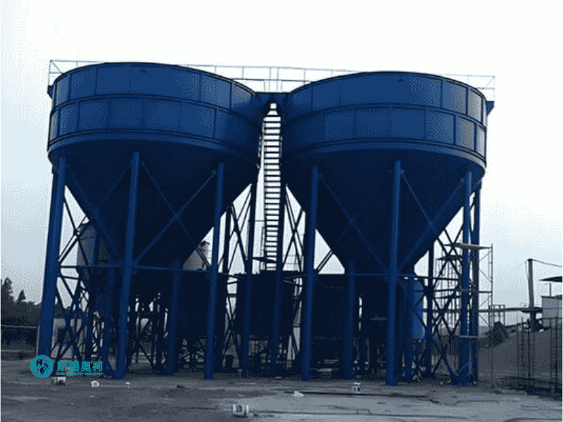 Deep cone thickener for sludge dewatering