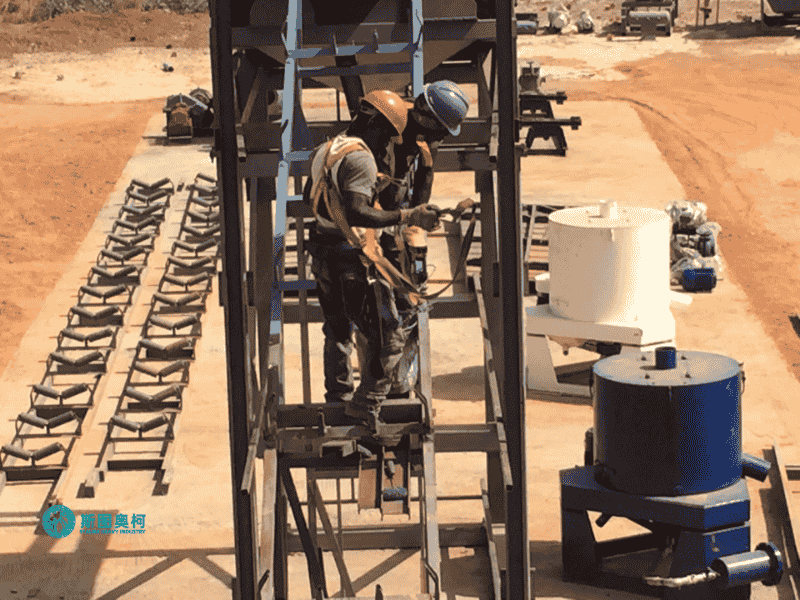 Gold concentrator for placer gold mining
