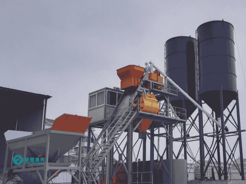 Screw conveyor for cement conveying